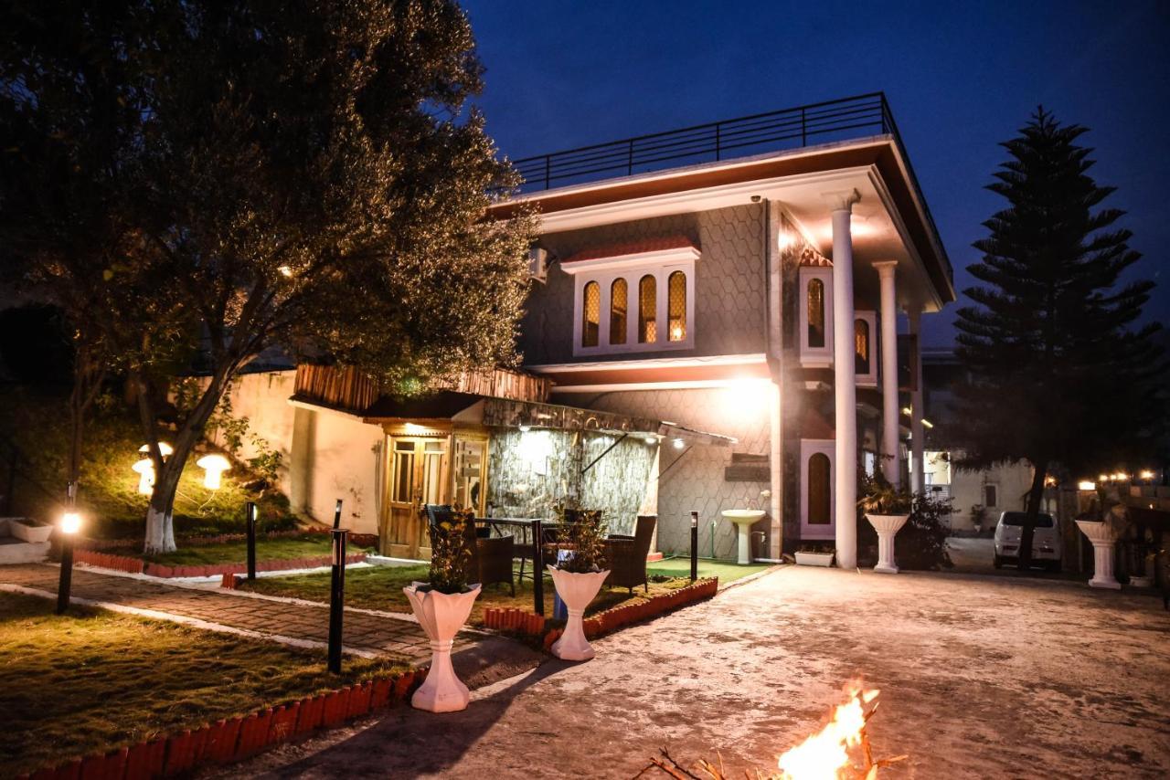 Republika Central Mansehra Exterior photo